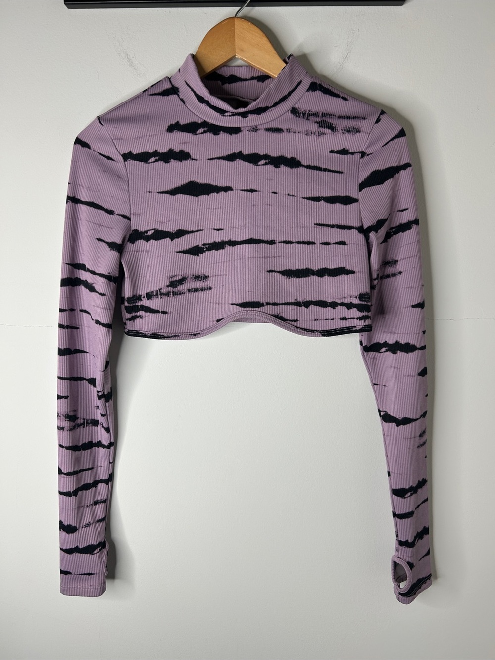 H&M Divided printed crop top